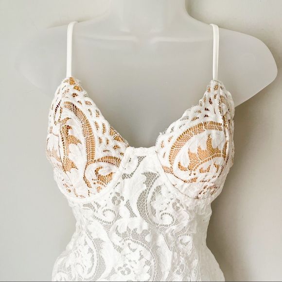 🤍 FASHION NOVA | Sexy White Bodysuit - Picture 8 of 16